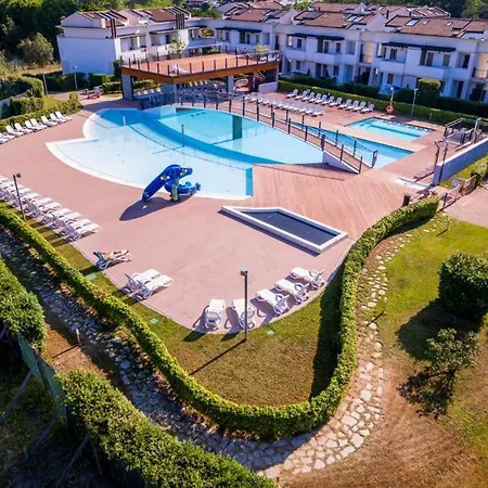 Villaggio Evanike Deluxe 公寓 *