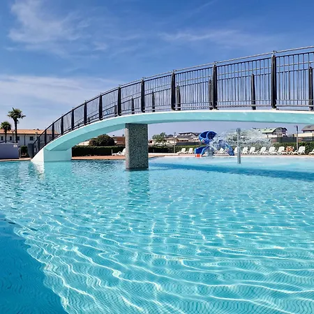 Villaggio Evanike Deluxe * Μπιμπιόνε