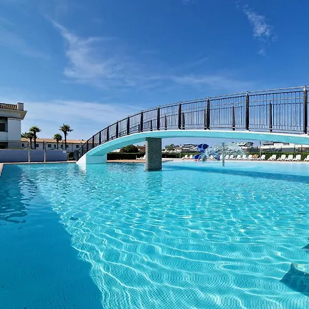 Villaggio Evanike Deluxe * Μπιμπιόνε